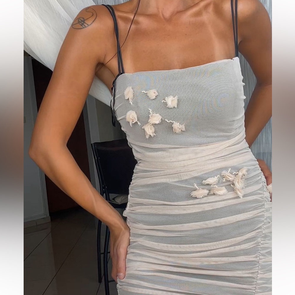 Zara NWT flower appliqué ruched mesh tulle spaghetti strap mini dress - Picture 4 of 9